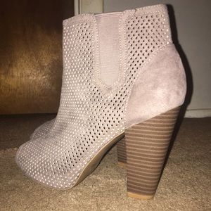 Suede Club Heels 👡